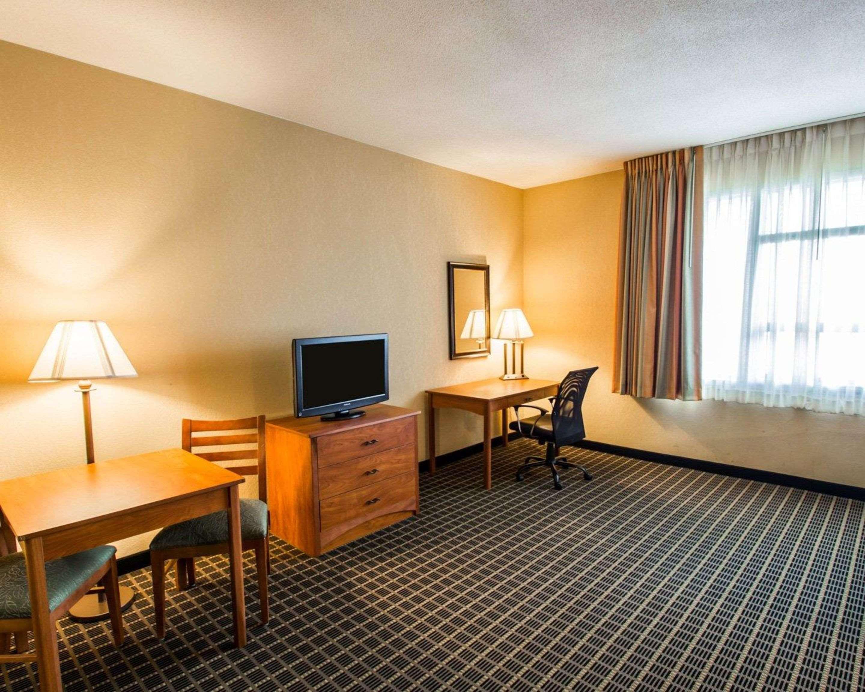 Clarion Inn & Suites Miami International Airport Luaran gambar